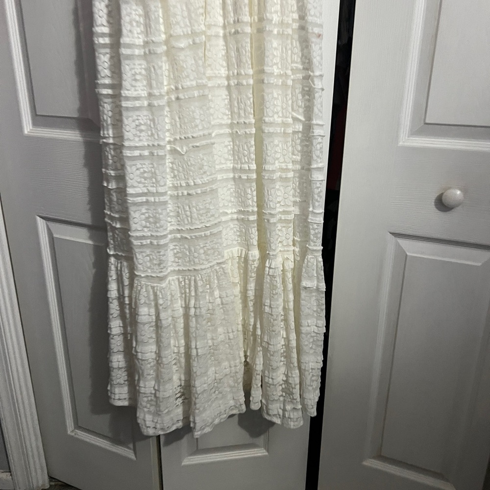 Gorgeous Elegant White Lace Maxi Dress - Picture 14 of 16